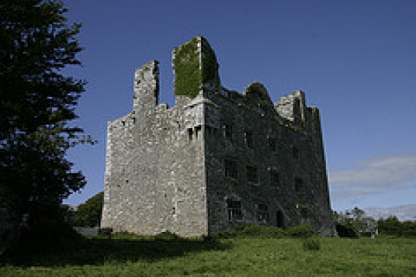 Leamaneh Castle 3 miles from Kilfenora